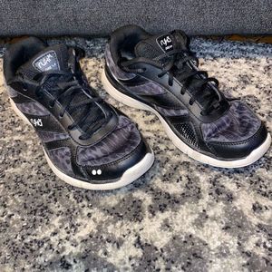 Womens 7.5M Ryka Dream Purple / Black athletic sneaker